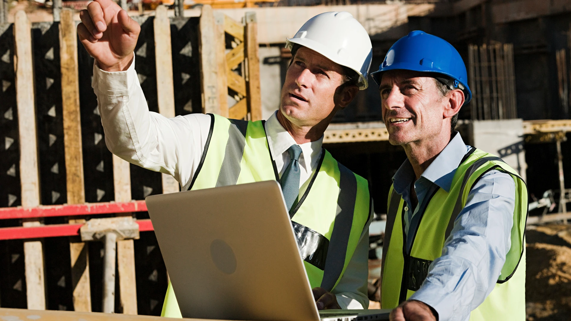 Qué debe tener la página web de una constructora