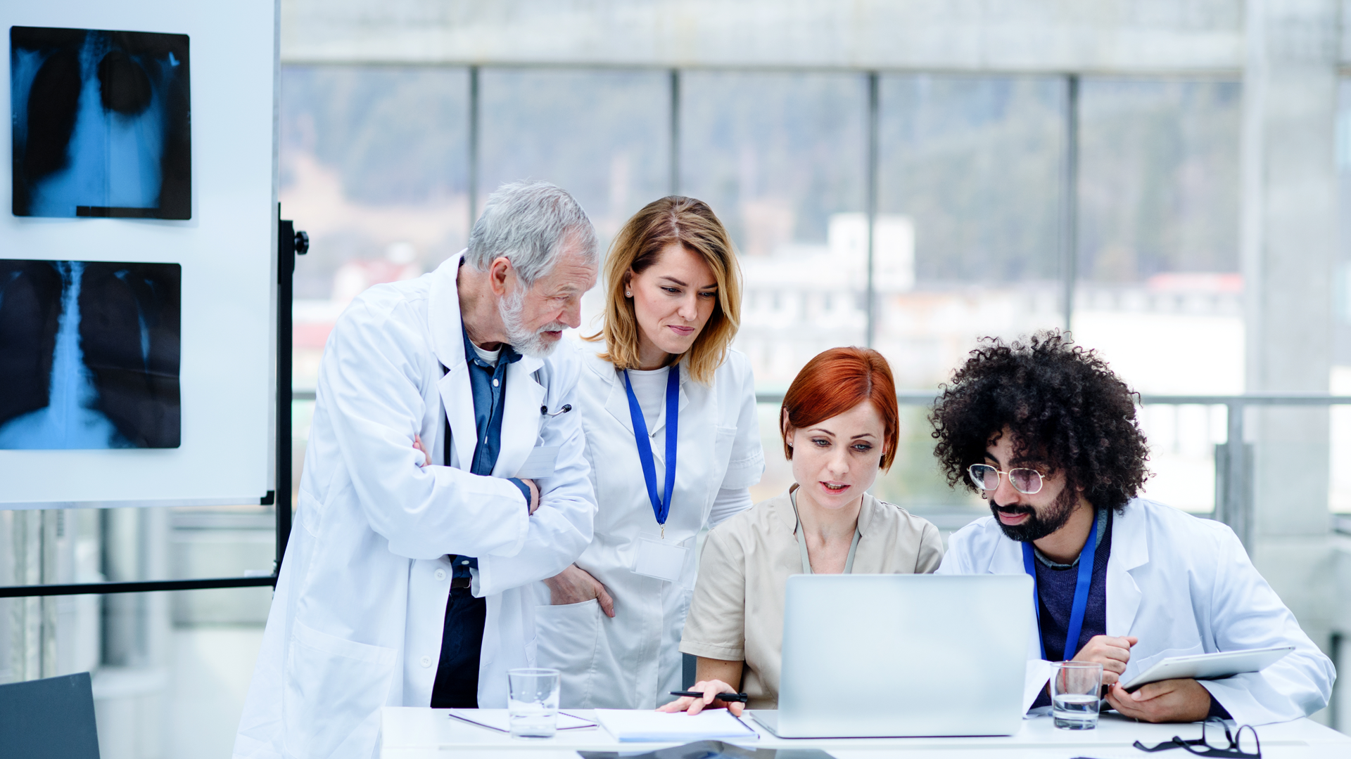 Qué debe tener la página web de un consultorio médico o clínica